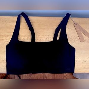 SKIMS NWT! Size S Wireless Scoop Bra